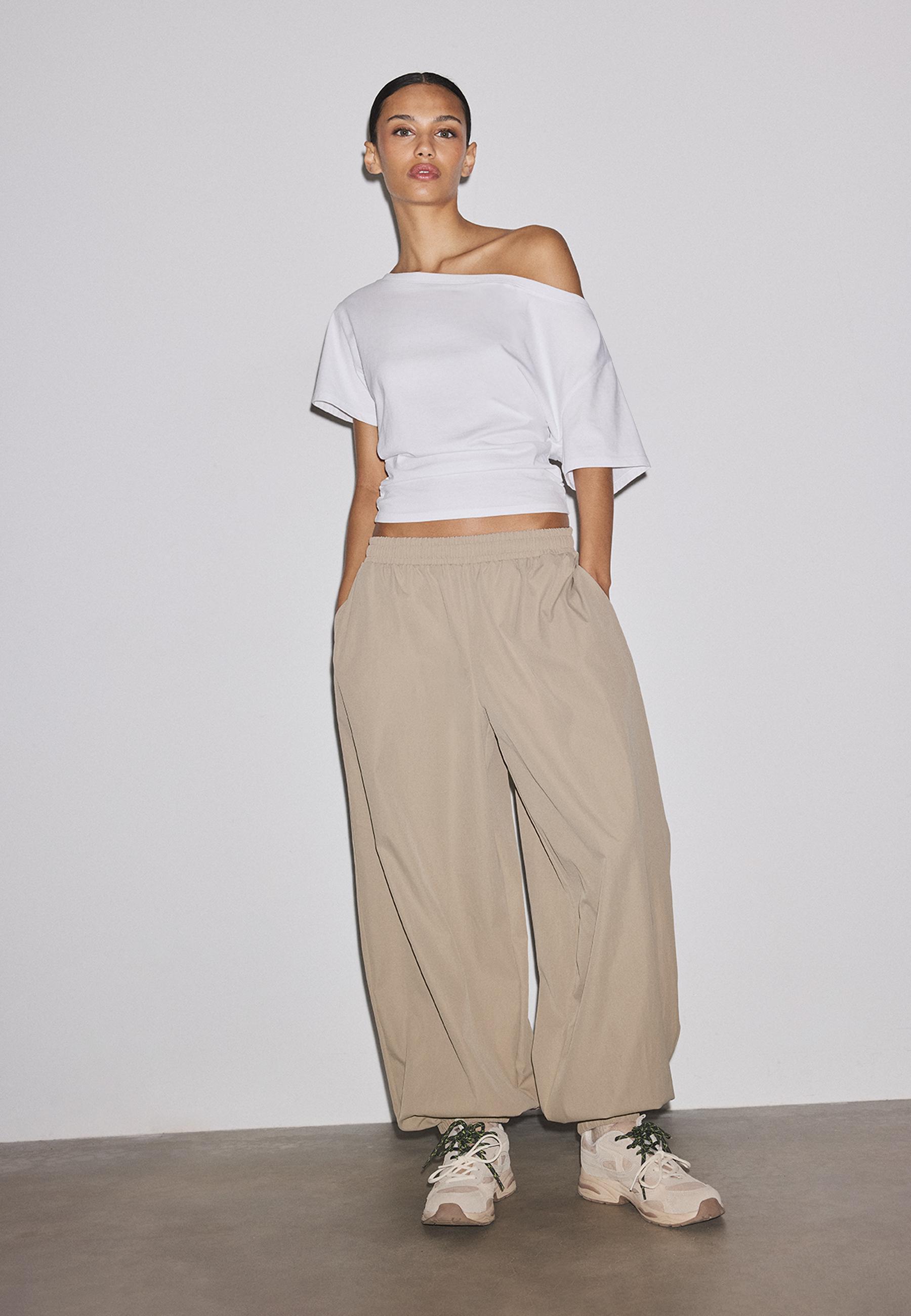 Technical balloon parachute trousers — Stone