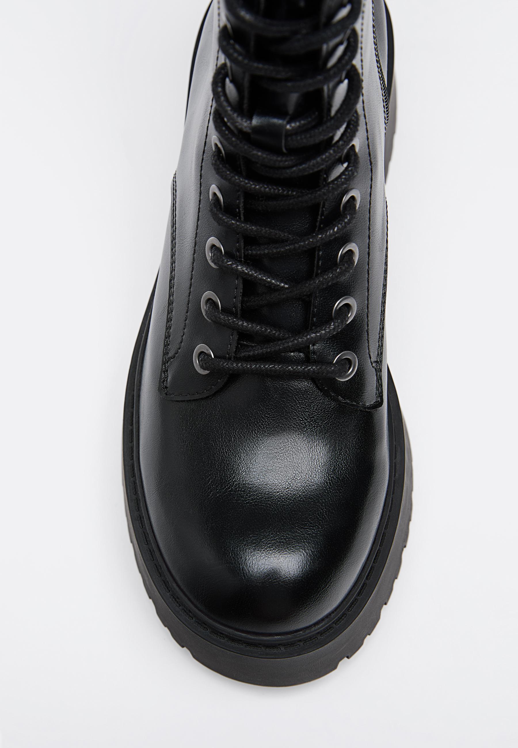 Flat lace-up ankle boots — BLACK