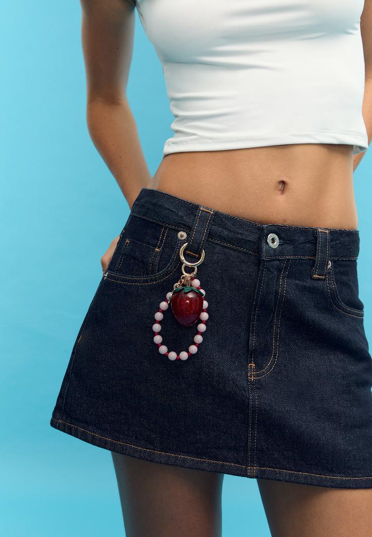 Stradivarius Μπρελόκ Γούρι Φράουλα Κόκκινο Os φωτογραφία