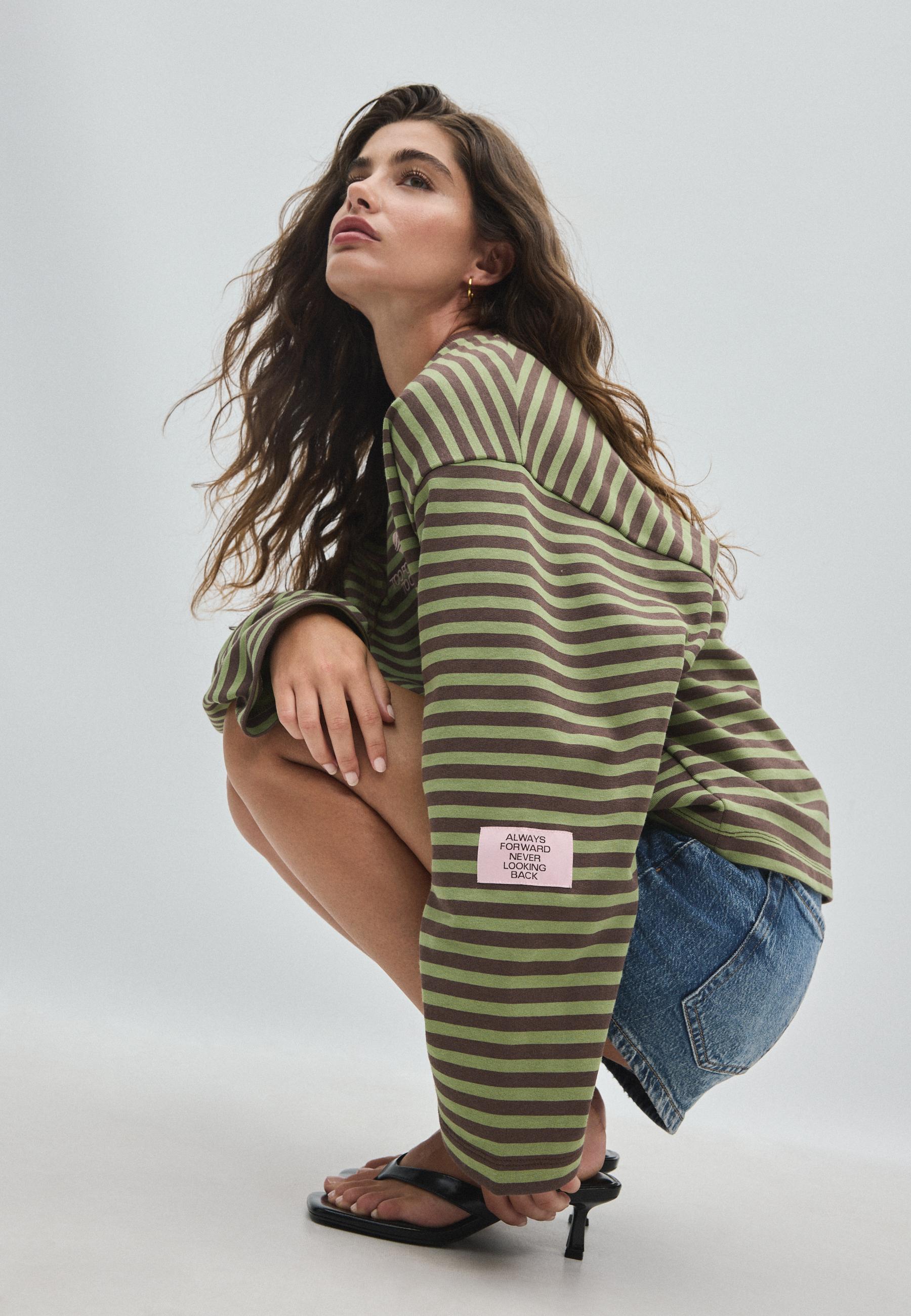 Çizgili sweatshirt