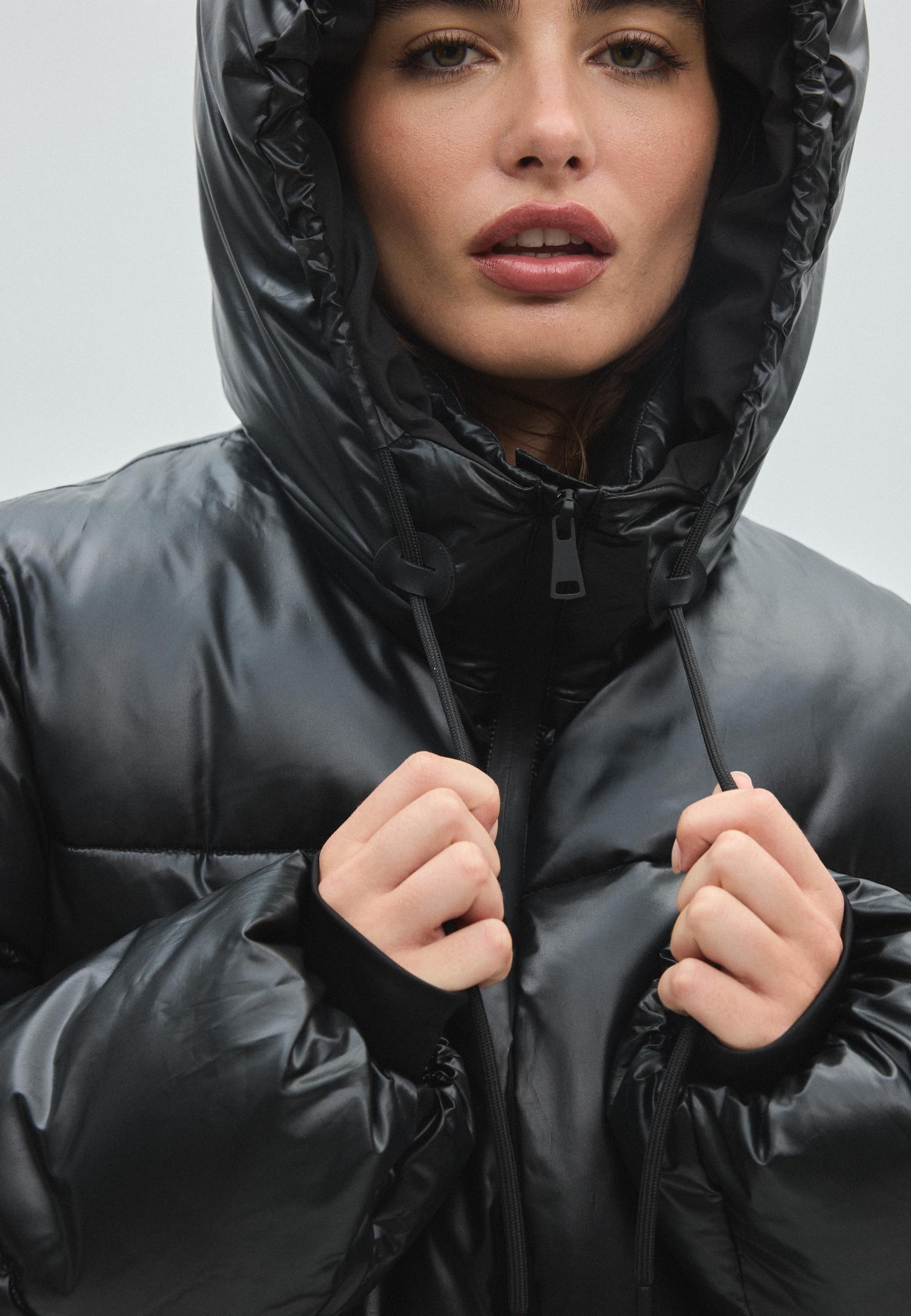 Metallic hooded puffer jacket — Black