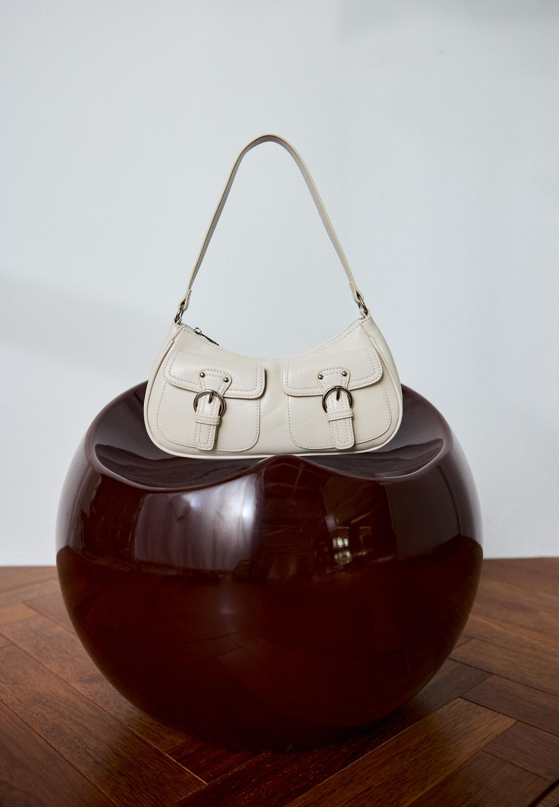 Half-moon shoulder bag with pockets — Ecru