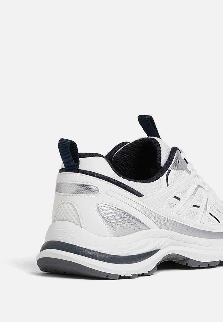 zapatillas deportivas detalle