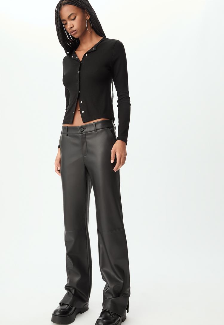pantalon recto efecto piel cremallera lateral