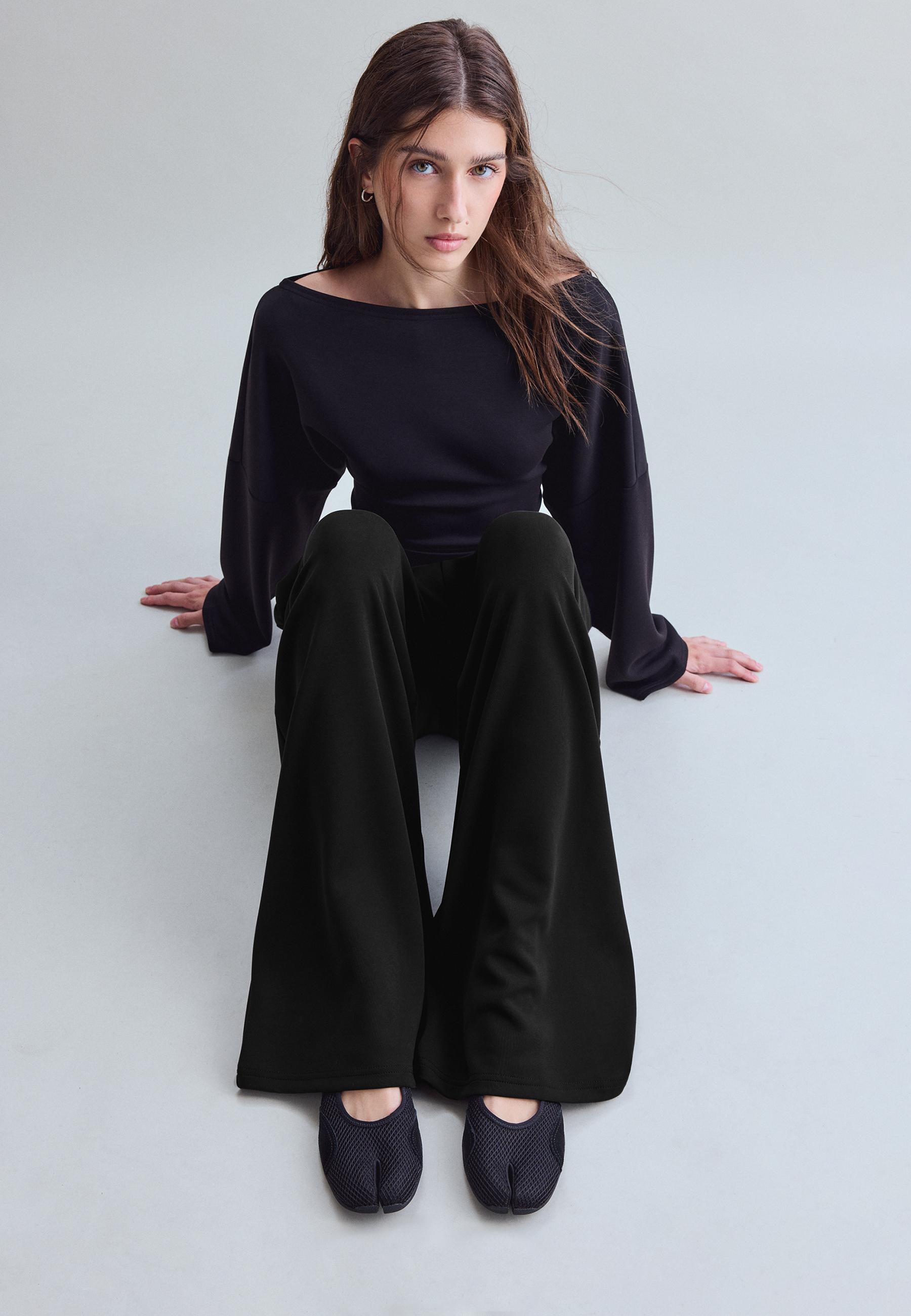 Soft-touch wide-leg trousers with darts — Black