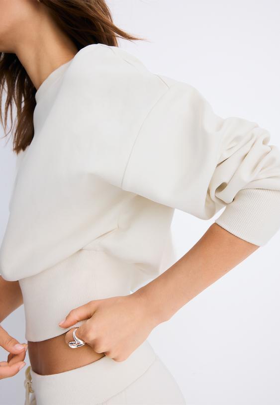 felpa cropped con fascia in vita