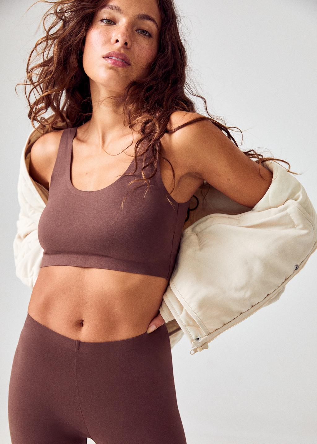 Top cropped cucitura invisibile