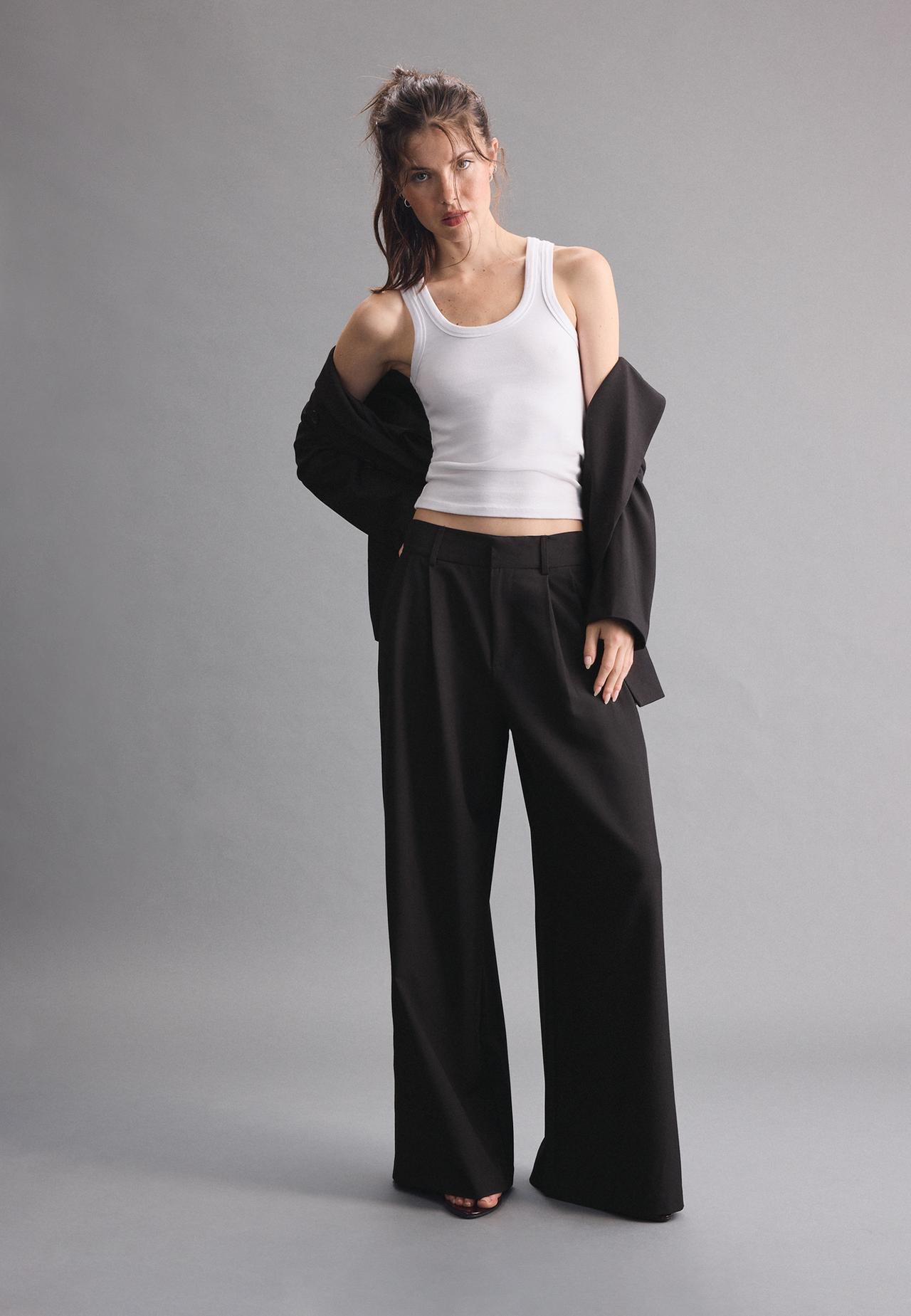 Wide-leg smart trousers with adjustable buttons — Black