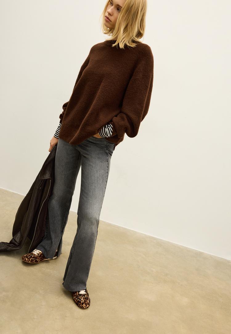 Stradivarius D74 Τζιν Παντελόνι Καμπάνα Με Άνοιγμα Σκούρο Γκρι 32