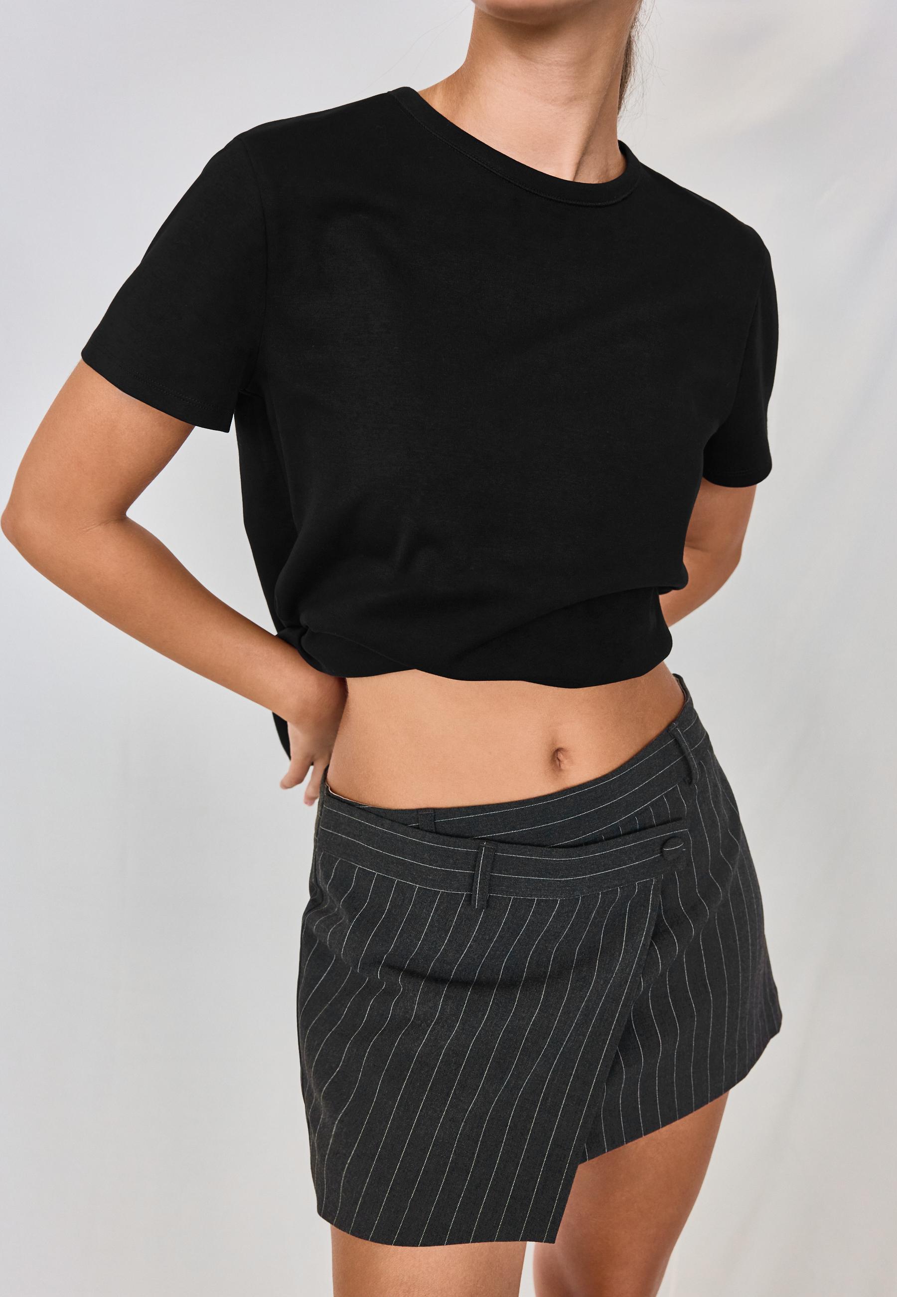 B02 Soft-touch regular basic T-shirt — Black