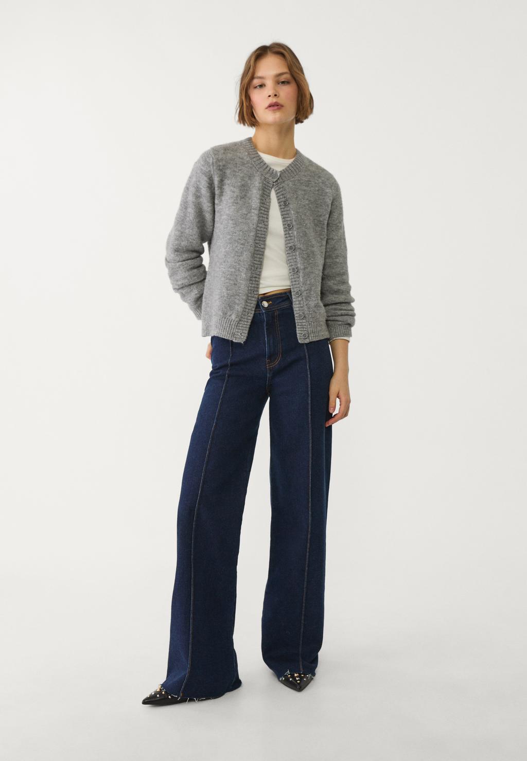 Minimalist jeans with seams