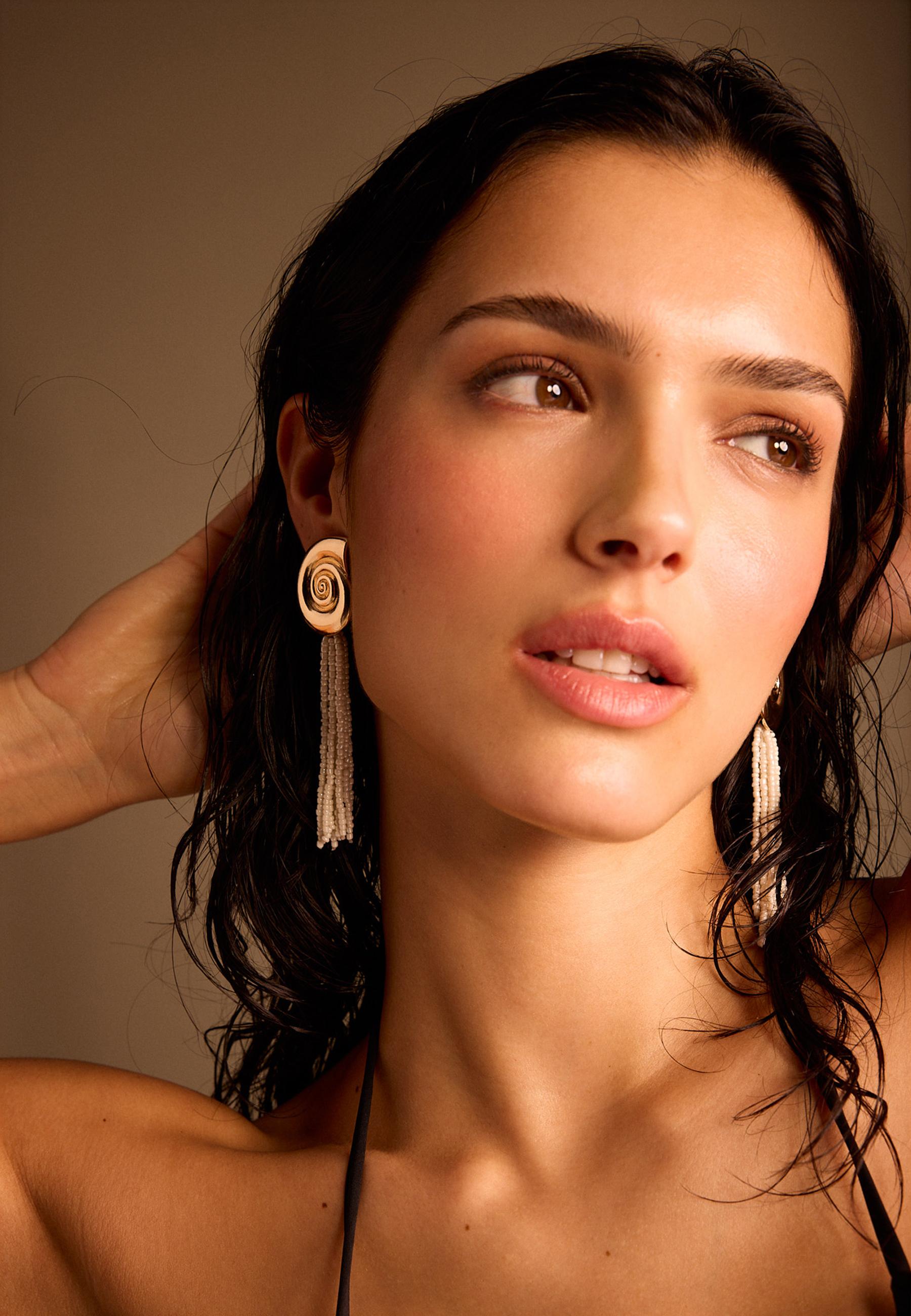 Seashell cascading earrings — Gold (alternate view)