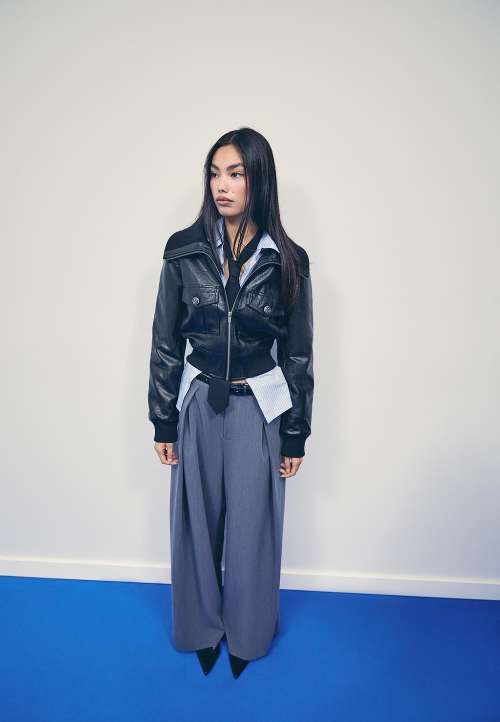 Pantaloni maxi pinces con cintura