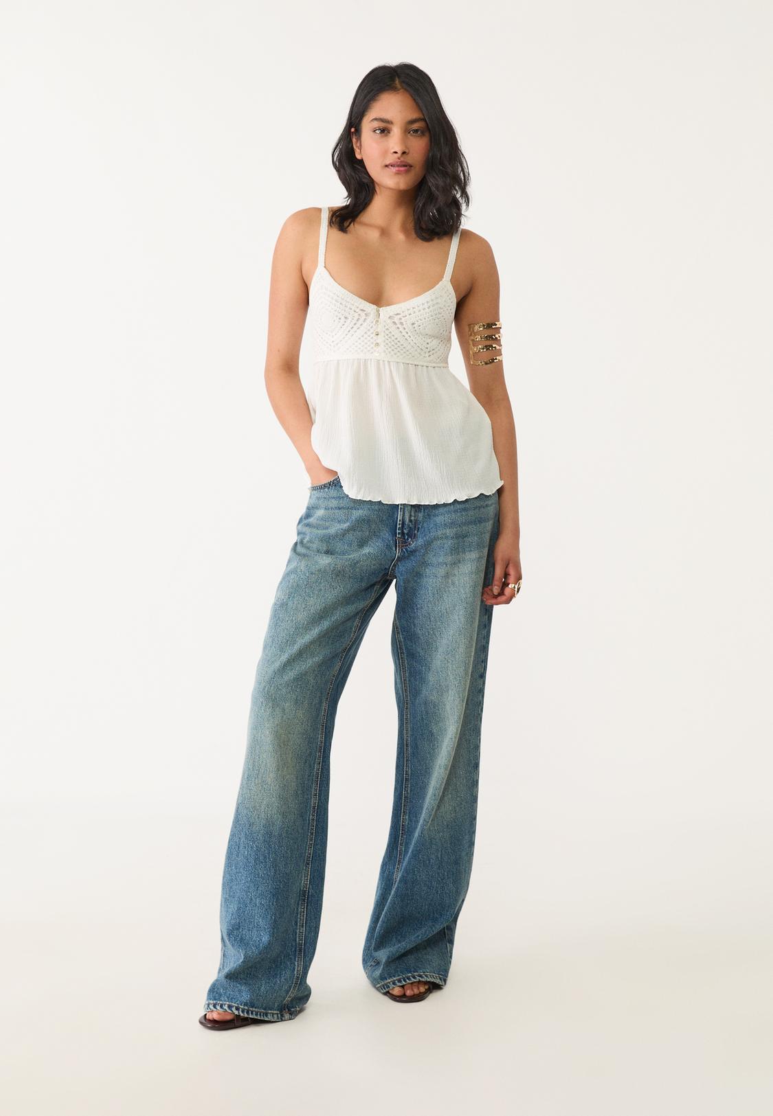 Top crochet volantes