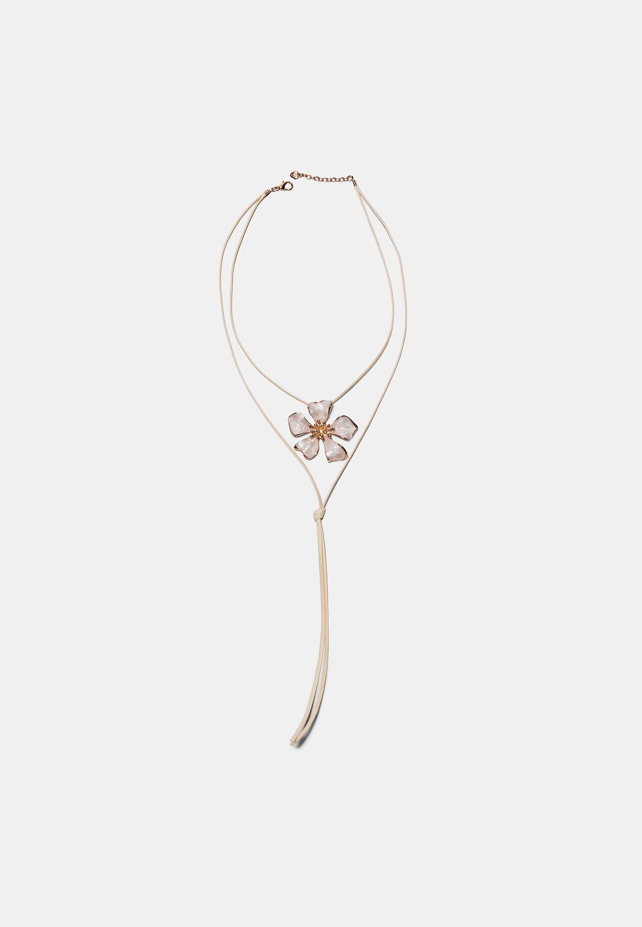 Floral cord necklace — Ecru