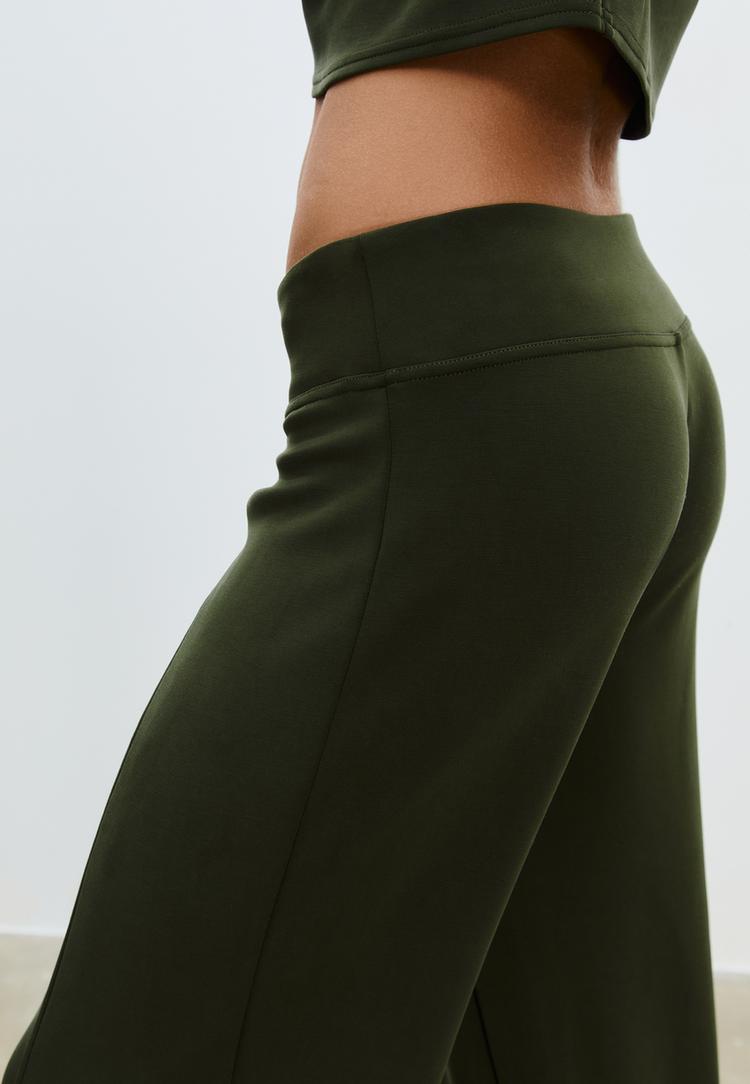 pantalon jogger recto nervio tacto suave