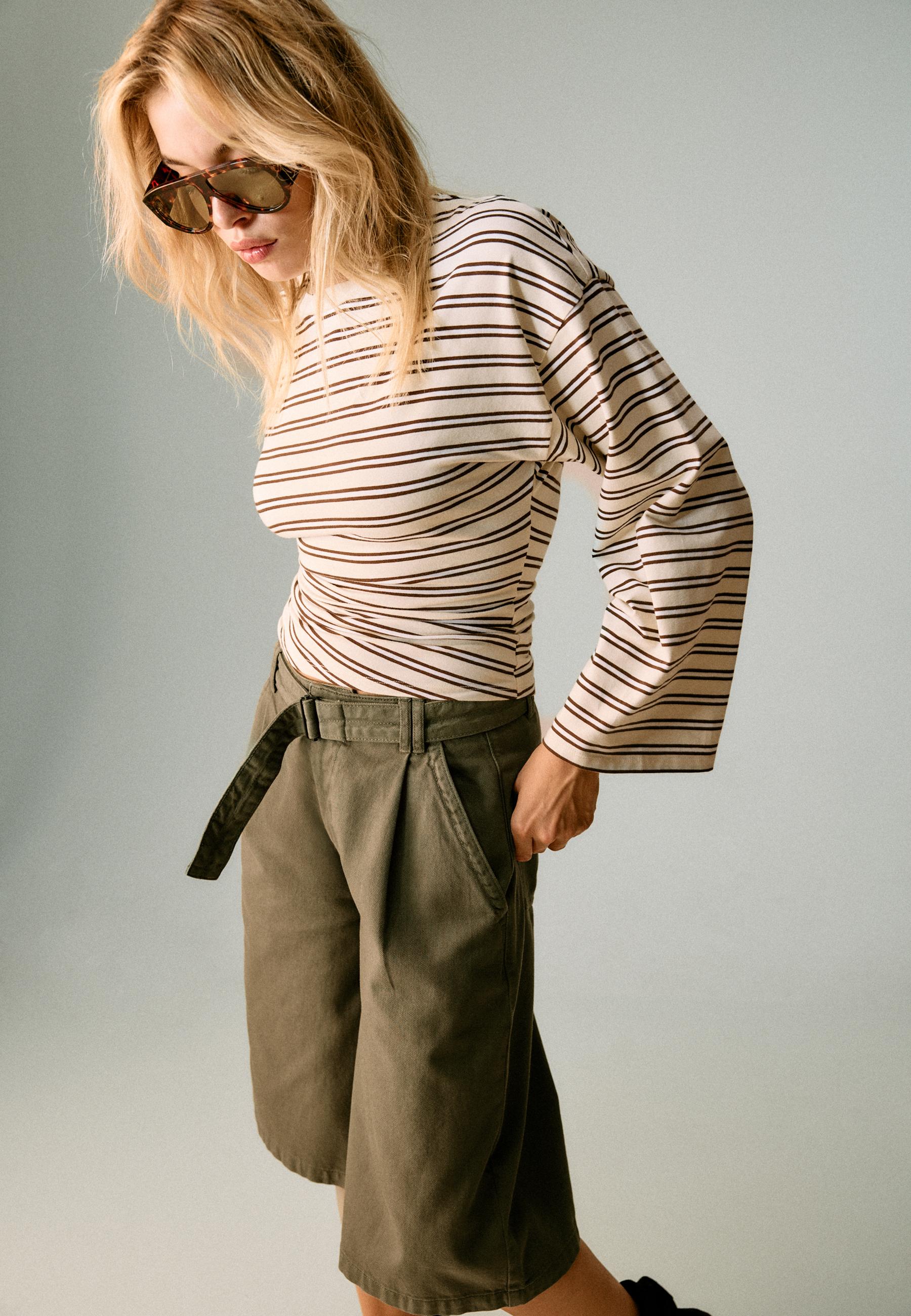 Baggy Bermuda shorts with belt — Khaki