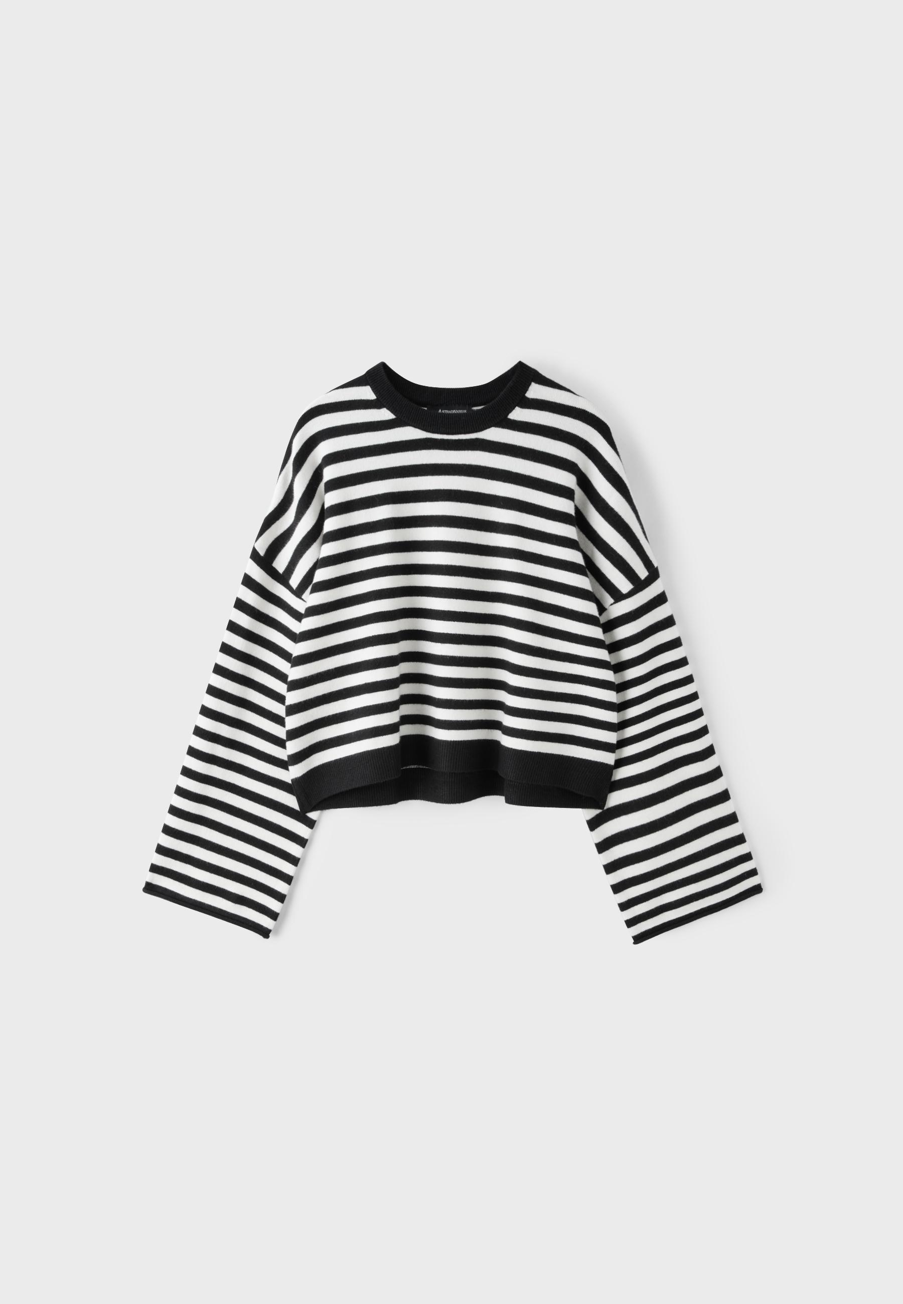 Wide sleeve cropped knit jumper — Black