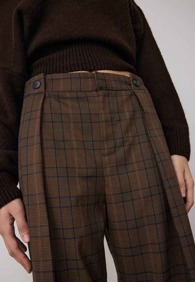 karierte-stoffhose-mit-bundfalten