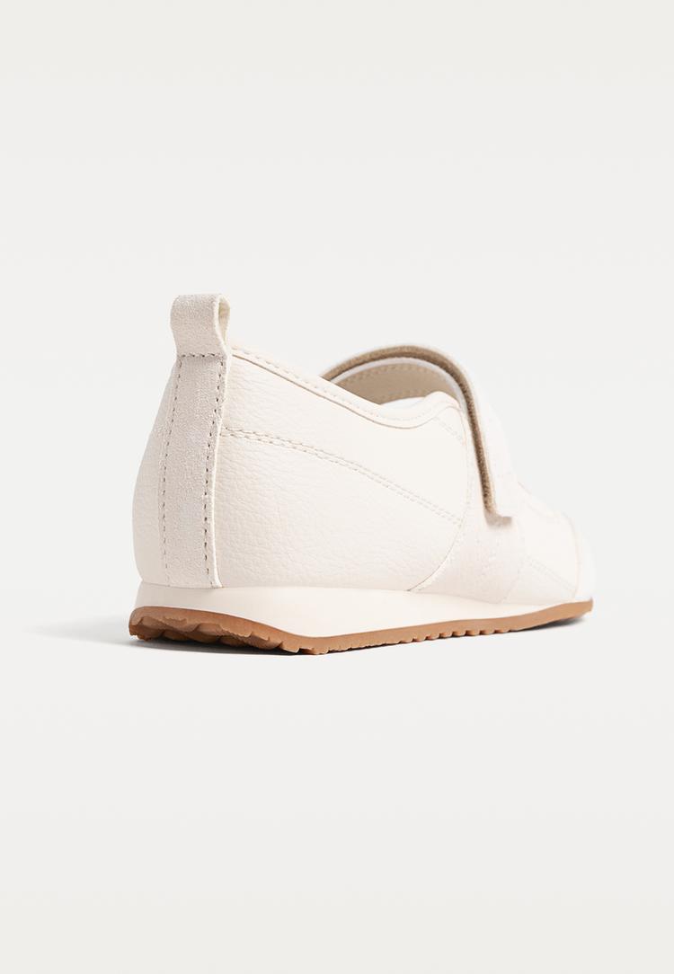 zapatillas de piel estilo bailarina