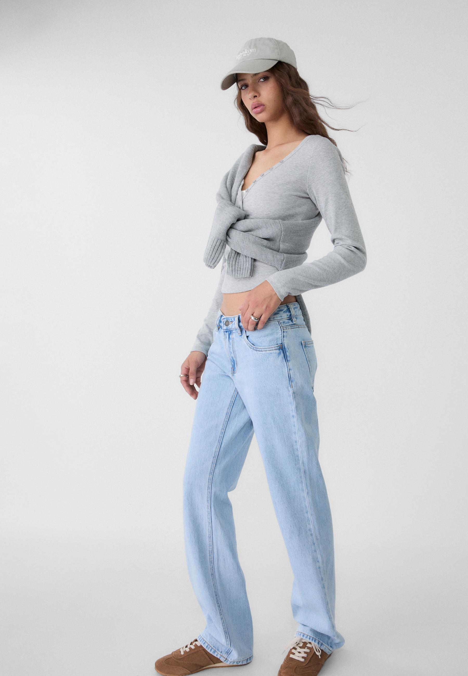 Low-rise straight leg jeans — MEDIUM LIGHT BLUE DENIM