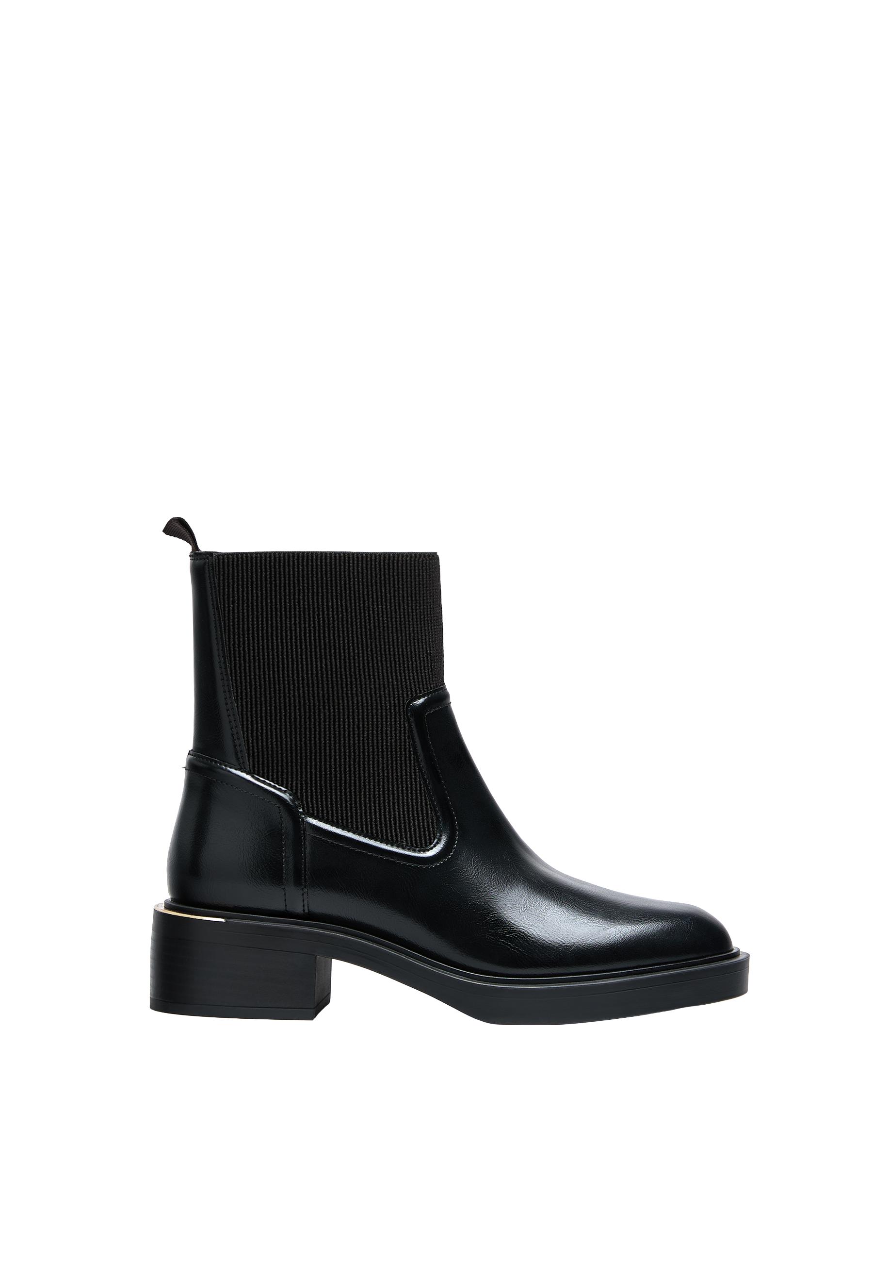 Flat Chelsea boots — BLACK 