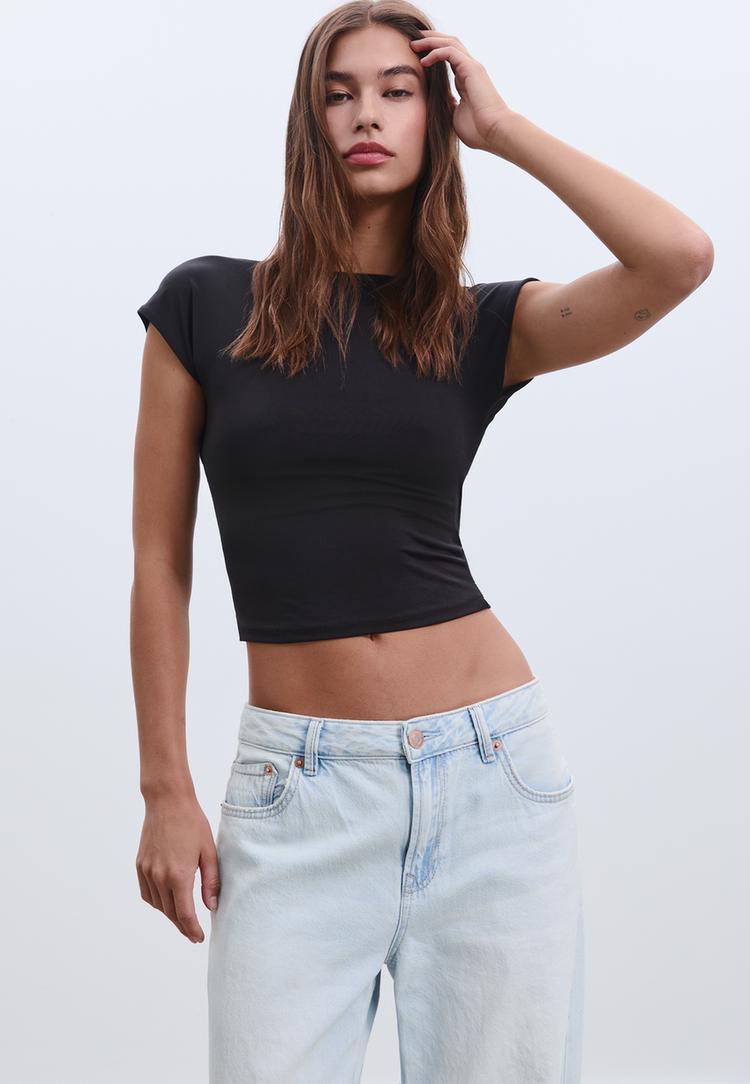ruckenfreies-shirt