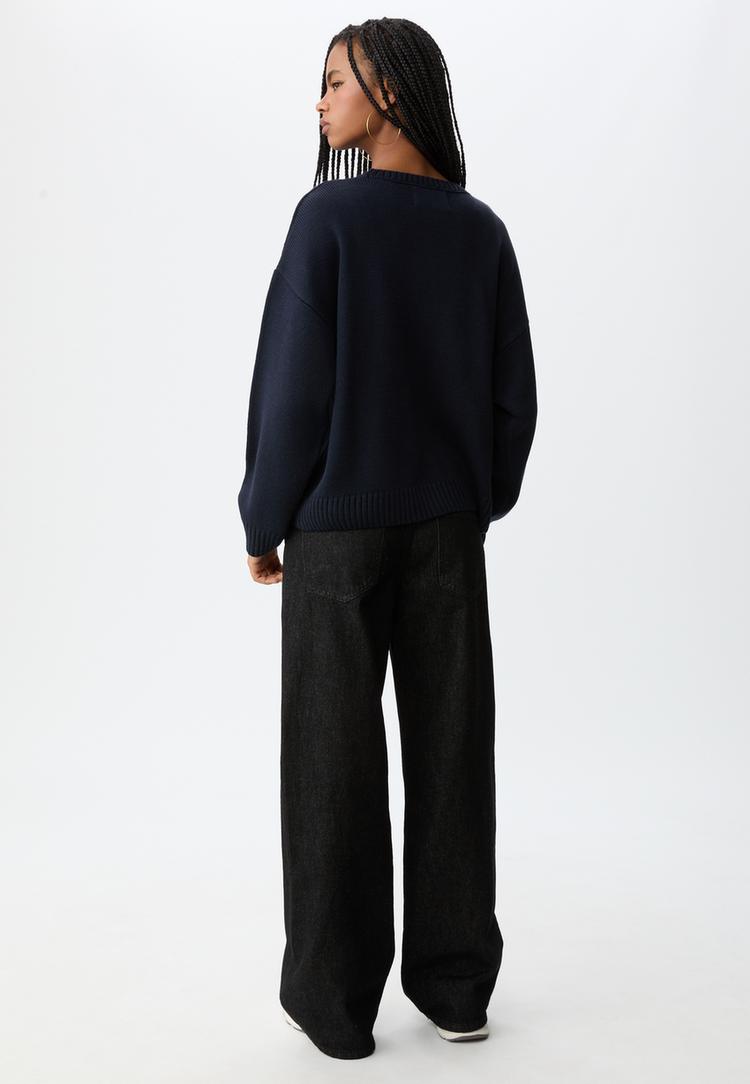 crew neck knit sweater