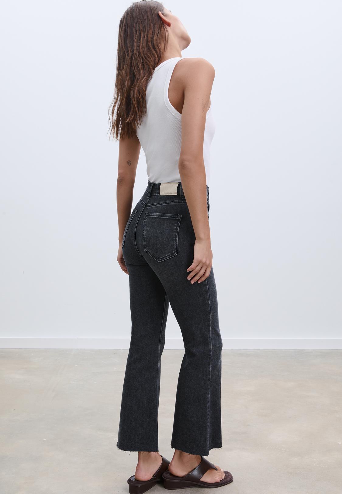 D78 cropped flared jeans