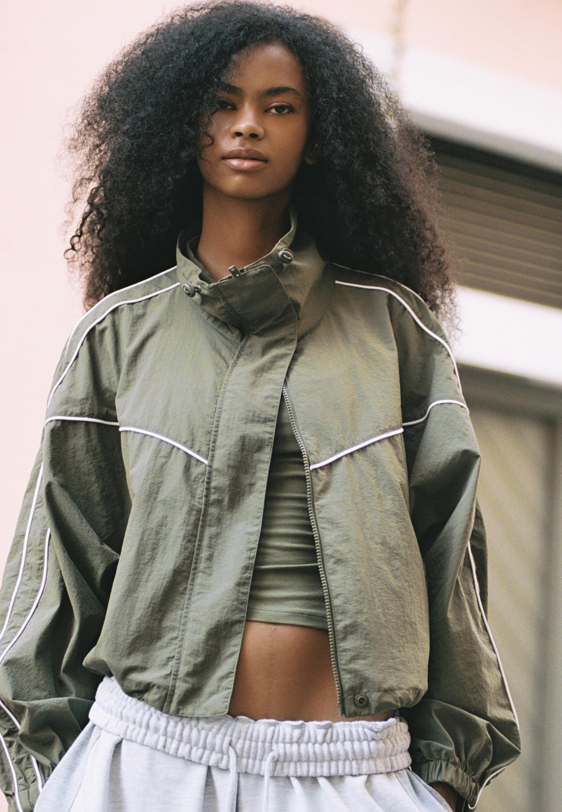Technical windbreaker — Khaki