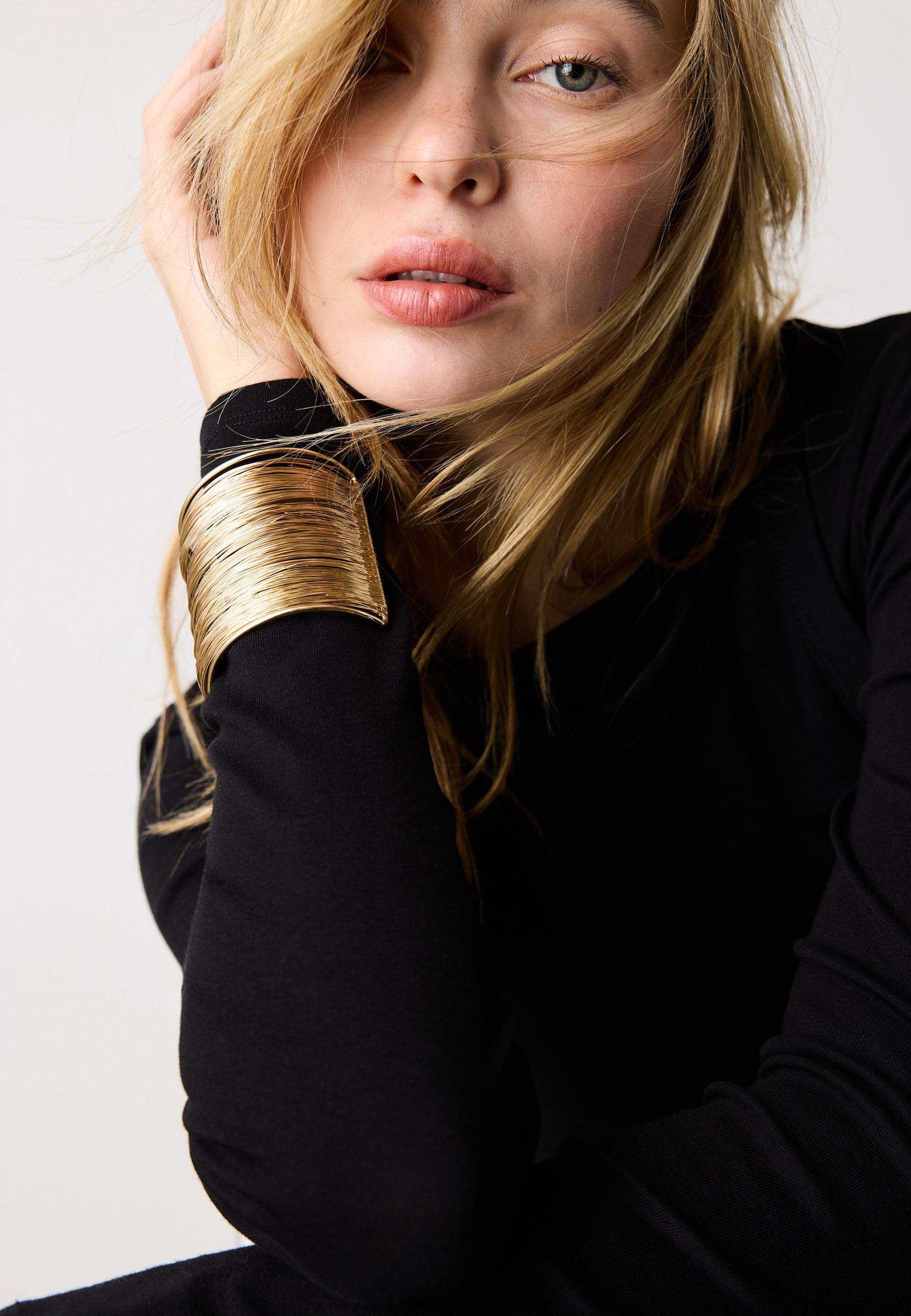 Multi-strand bracelet — Gold