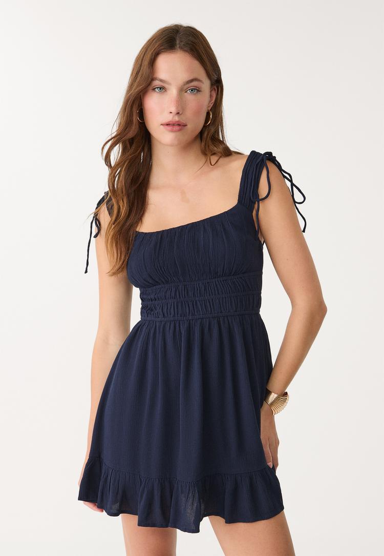 vestido corto fluido