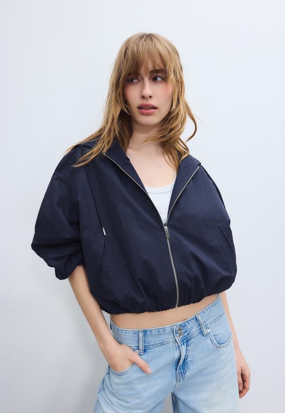 basic-jacke-aus-nylon-mit-kapuze