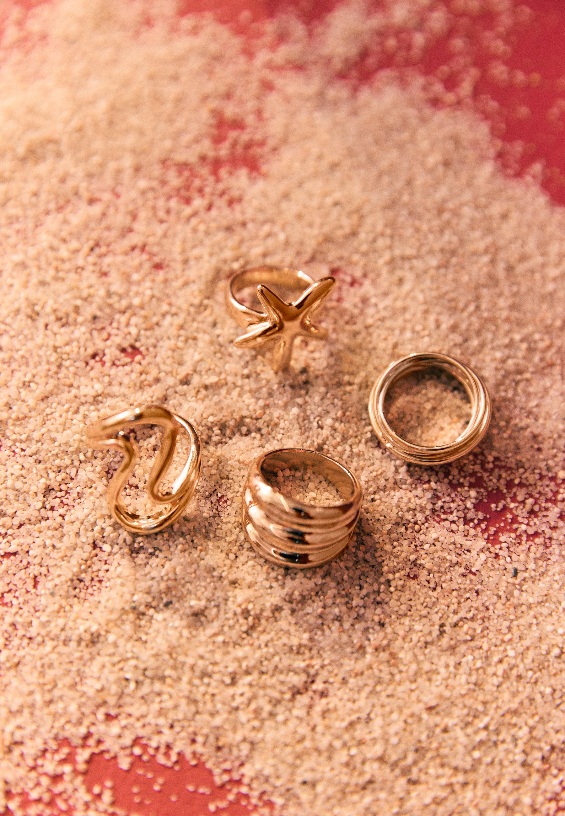 Set of 4 star rings — Gold