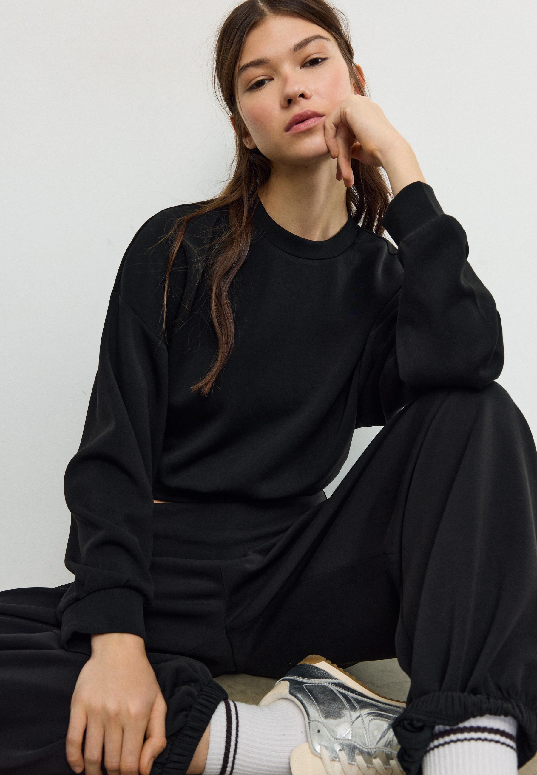 Soft-touch batwing sleeve sweatshirt — Black