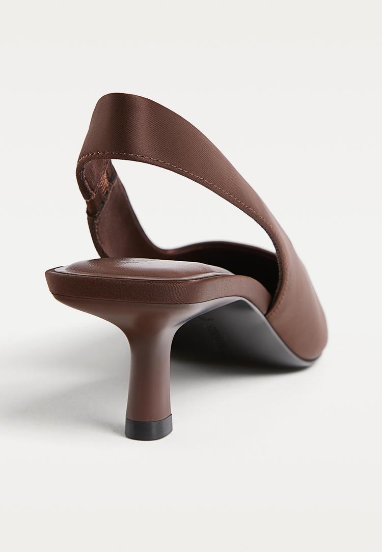 kitten pumps met open achterkant