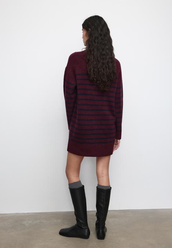 vestido corto punto cuello chimenea rayas