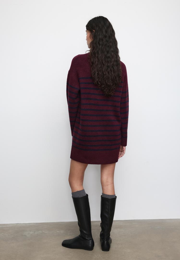 %C3%A7izgili dik yaka k%C4%B1sa triko elbise