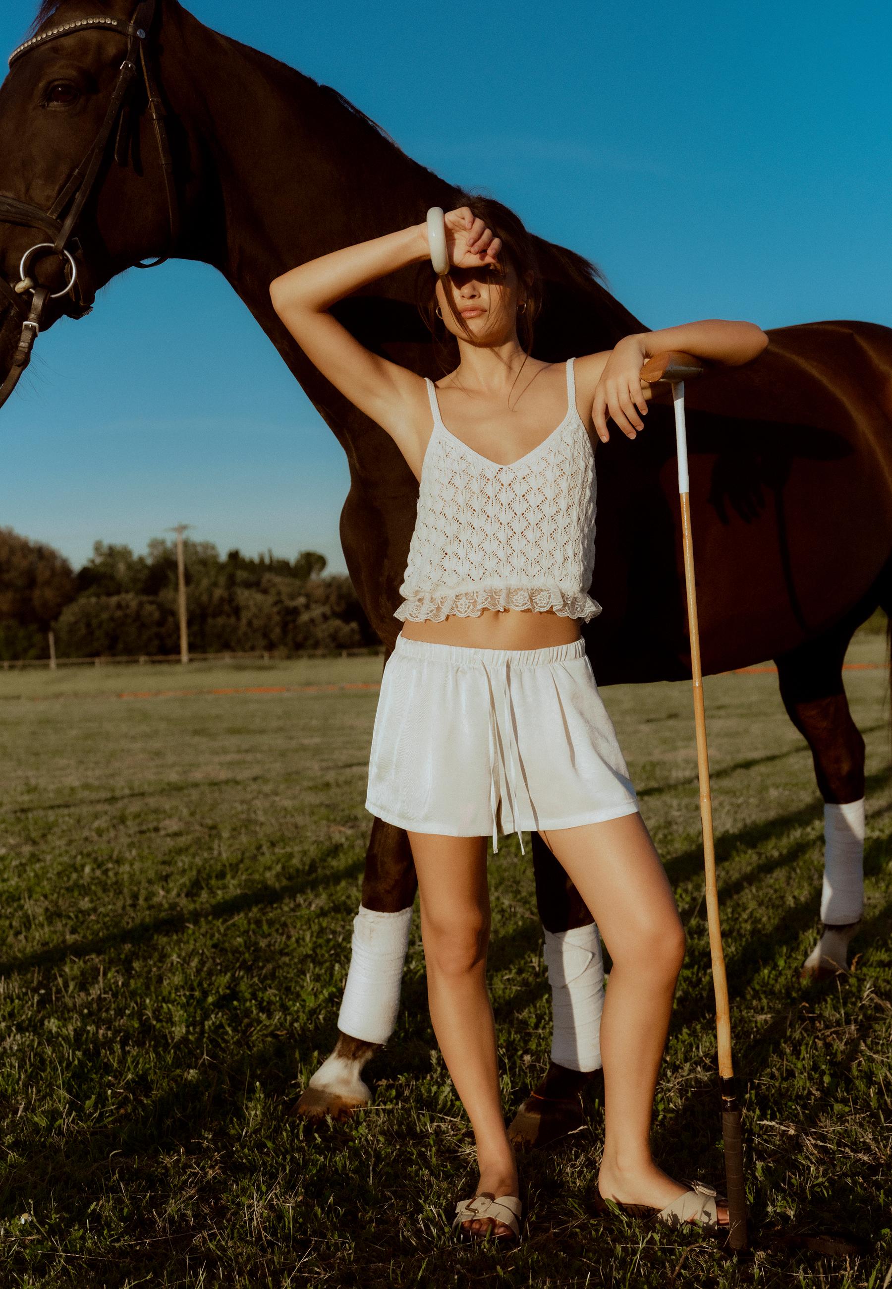 Satin finish shorts — Ecru