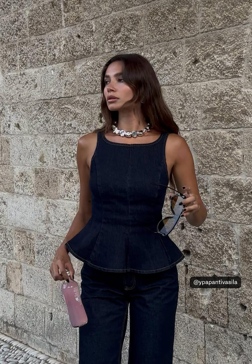 Top denim peplum sin mangas