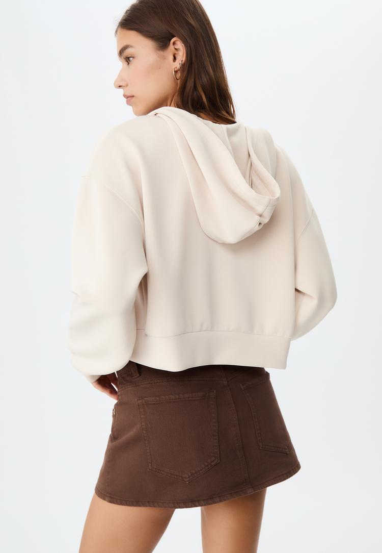 kapuzenjacke-aus-weichem-stoff
