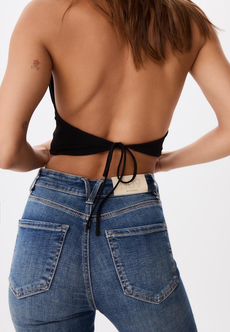 d09-skinny-jeans-mit-sehr-hohem-bund